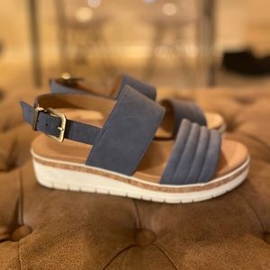 Adrienne Vittadini Sport Sandals 8.5 NWOT